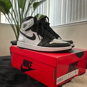 Nike Air Jordan 1 Retro High OG Silver Toe Women's Sneakers